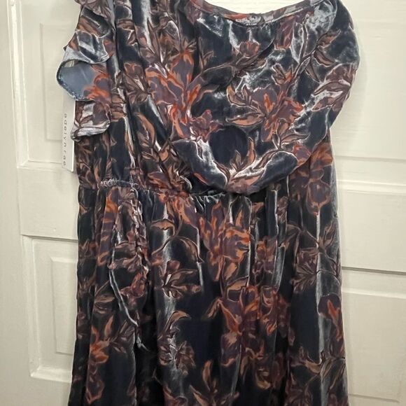 NWTs Adelyn Rae Angie Midi Floral One Shoulder Dress Size Medium - Picture 9 of 14